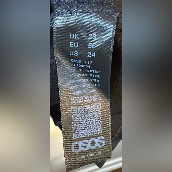 ASOS Black tank top thin strap plus size 24 - Picture 4 of 5